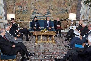 Il Presidente Giorgio Napolitano con alcuni dei suoi Consiglieri, durante i colloqui con la delegazione dell'Autorità per la Vigilanza sui contratti pubblici di Lavori, Servizi e Fornitura, guidata dal loro Presidente Luigi Giampaolino