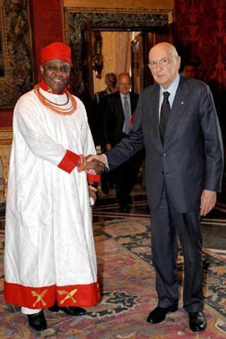 Il Presidente Giorgio Napolitano con S.E. Eheneden Erediauwa Ambasciatore della Repubblica Federale di Nigeria, in occasione della presentazione delle Lettere Credenziali.