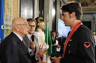 Il Presidente Giorgio Napolitano con Matteo Tagliariol in occasione della cerimonia al Quirinale
