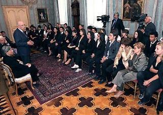 Il Presidente Giorgio Napolitano rivolge il suo saluto agli studenti del Campus estivo del Laboratorio di Pari Opportunità dell'Arcidonna