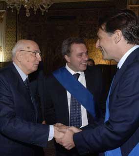 Il Presidente Giorgio Napolitano accoglie il Presidente dell'Unione Province d'Italia Fabio Melilli, nella foto con Enrico Gasbarra