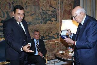 L'incontro del Presidente Napolitano con Marrazzo e Milana ed una rappresentanza dell'Uff. di Presidenza del Consiglio. Milana ha donato al Capo dello Stato una medaglia raffigurante Altiero Spinelli