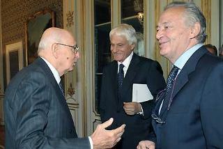 Il Presidente Giorgio Napolitano accoglie Enzo Boschi, Presidente dell'Istituto di Geofisica e Vulcanologia accompagnato dal Prof. Franco Barberi