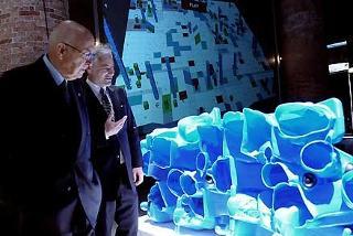Il Presidente Giorgio Napolitano nel corso della visita all'XI Mostra Internazionale di Architettura illustrata dal curatore Aaron Betsky