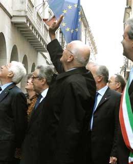 Il Presidente Giorgio Napolitano durante la passeggiata in città
