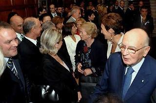 Il Presidente Giorgio Napolitano con la moglie Clio, durante l'incontro con la Comunità italiana in Grecia