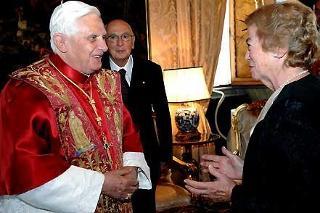 Il Sommo Pontefice Benedetto XVI, il Capo dello Stato Giorgio Napolitano e la moglie Clio in occasione della Visita Ufficiale