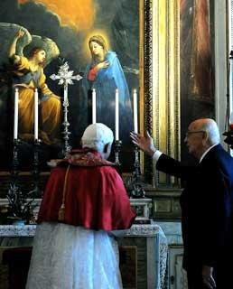 Il Presidente Giorgio Napolitano con il Sommo Pontefice Benedetto XVI nella Cappella dell'Annunziata