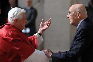 Il Presidente Giorgio Napolitano accoglie S.S. Benedetto XVI