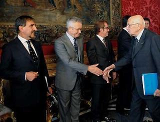 Il Presidente Giorgio Napolitano con i Ministri La Russa, Tremonti e Maroni, in occasione della riunione del Consiglio supremo di difesa