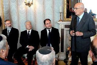 Il Presidente Giorgio Napolitano rivolge il suo indirizzo di saluto ai componenti la delegazione della Comunità Ebraica di Roma