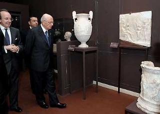 Il Presidente Giorgio Napolitano durante la visita alla Mostra su Giulio Cesare
