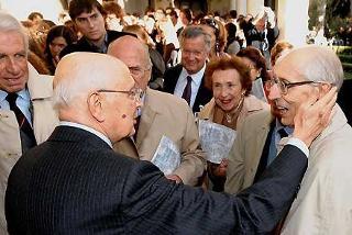 Il Presidente Giorgio Napolitano con alcuni amici del Liceo Ginnasio &quot;Tito Livio&quot;