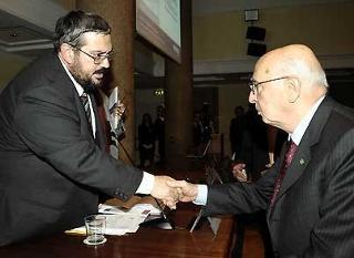 Il Presidente Giorgio Napolitano con Alfonso Alfonsi, Presidente dell'Accademia di Studi storici Aldo Moro, in occasione del Convegno su Aldo Moro