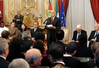 Il Presidente Giorgio Napolitano rivolge il suo indirizzo di saluto ai &quot;nuovi Cittadini italiani&quot;