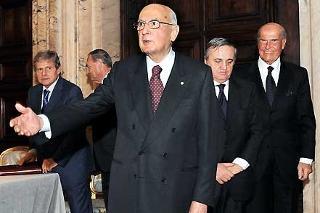 Il Presidente Giorgio Napolitano con i relatori al termine del suo indirizzo di saluto. Nella foto Uto Ughi, Piero Serra, Maurizio Sacconi ed Umberto Veronesi