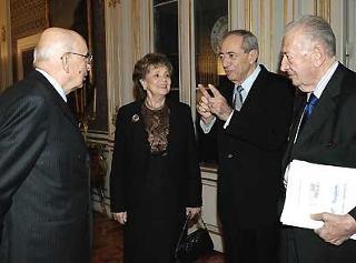Il Presidente Giorgio Napolitano con Mario e Matilde Cuomo e l'On. Mirko Tremaglia