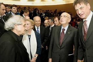 Il Presidente Napolitano con la moglie Clio, il Presidente Peres ed i Professori Magris ed Abramham Yehoshua all'inaugurazione del Convegno Letterario Italo Israeliano &quot;La Letteratura e l'Impegno&quot;