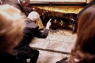 Il Presidente Giorgio Napolitano a Betlemme visita la Grotta della Natività