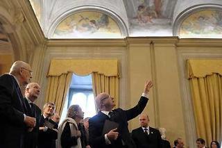 Il Presidente Giorgio Napolitano con il Ministro S. Bondi, G. M. Mozzoni Crespi e il Consigliere L. Godart, alla presentazione degli affreschi di Brugnoli al Quirinale recentemente restaurati