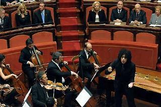 Il Presidente Giorgio Napolitano con i Presidenti di Senato, Camera e della Corte costituzionale e rispettive Signore durante il Concerto di Natale eseguito dal Maestro Giovanni Allevi