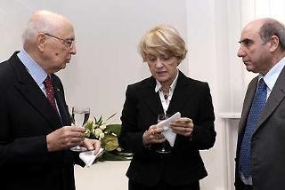 Il Presidente Giorgio Napolitano si intrattiene con Danuta Hubner, Commissario per le Politiche Regionali dell'Unione Europea e Agazio Loiero, Presidente della Regione