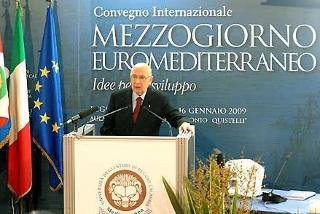 Il Presidente Giorgio Napolitano rivolge il suo indirizzo di saluto ai partecipanti al Convegno Internazionale sul Mediterraneo