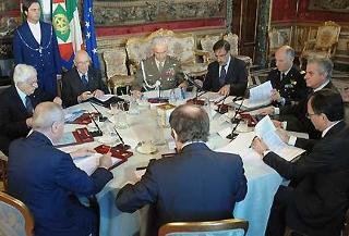 Il Presidente Giorgio Napolitano presiede la riunione del Consiglio supremo di difesa