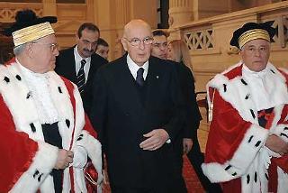 Il Presidente Napolitano con V. Carbone, Primo Presidente della Corte Suprema di Cassazione, e V. Esposito, Proc.Gen. presso la Corte Suprema di Cassazione al termine dell'Assemblea Generale solenne