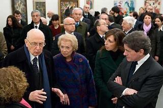 Il Presidente Giorgio Napolitano, con a fianco la moglie Clio, il Sindaco di Roma Gianni Alemanno e la moglie Isabella Rauti, visita la Mostra &quot;Futurismo. Avanguardia-Avanguardie&quot;, allestita alle Scuderie del Quirinale.