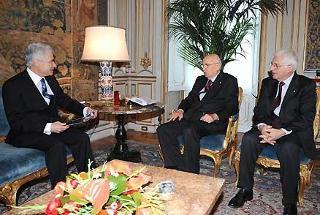 Il Presidente Giorgio Napolitano con il Dott. Giovanni Ialongo, Presidente di Poste Italiane durante i colloqui