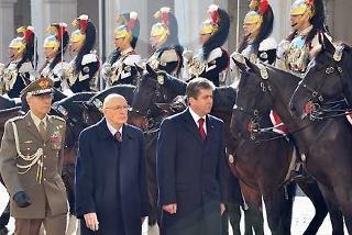 Il Presidente Giorgio Napolitano con Georgi Parvanov, Presidente della Repubblica di Bulgaria in visita di Stato in Italia, durante gli onori militari