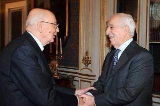 Il Presidente Giorgio Napolitano accoglie Francesco Amirante, nuovo Presidente della Corte costituzionale, nel suo studio