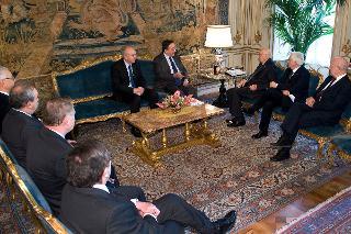 Il Presidente Giorgio Napolitano nel corso dell'incontro con una delegazione del Comitato direttivo dell'IPALMO, guidata dal Presidente dell'Istituto Gianni De Michelis