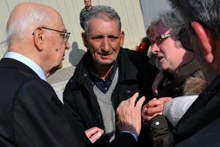 Il Presidente Giorgio Napolitano in visita in Abruzzo nelle zone colpite dal terremoto incontra gli sfollati