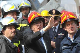 Il Presidente Giorgio Napolitano in visita in Abruzzo nelle zone colpite dal terremoto