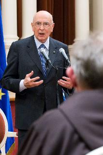 Il Presidente Giorgio Napolitano rivolge il suo indirizzo di saluto durante l'incontro con le Famiglie Francescane in occasione dell'800 anniversario di fondazione dell'Ordine