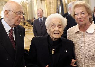 Il Presidente Giorgio Napolitano e la moglie Clio con Rita Levi Montalcini nel giorno del 100°compleanno della Senatrice a vita e Premio Nobel per la medicina