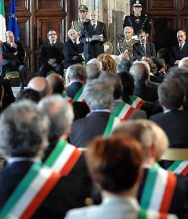 Il Presidente Giorgio Napolitano durante il suo intervento in occasione della cerimonia di conferimento della Medaglia d'Oro al Merito Civile ai Confaloni di Genova e Forli-Cesena
