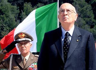 Il Presidente Giorgio Napolitano a fianco il Consigliere Militare Rolando Mosca Moschini, al Sacrario per rendere omaggio ai Caduti per la Lotta di Liberazione