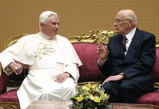 Il Presidente Giorgio Napolitano con il Santo Padre Benedetto XVI durante l'incontro a margine del concerto in onore del Papa