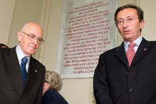 Il Presidente Giorgio Napolitano con il Presidente della Camera Gianfranco Fini subito dopo lo scoprimento di una targa in memoria dell'On. Pio La Torre