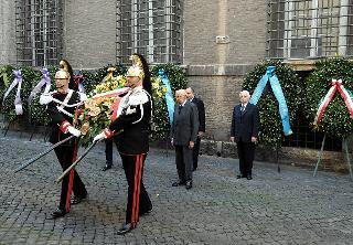 Il Presidente Giorgio Napolitano rende omaggio alla lapide di Aldo Moro nel 31° anniversario dell'uccisione dello Statista democristiano in via Caetani