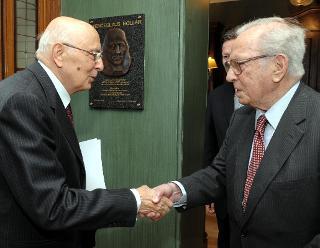 Il Presidente Giorgio Napolitano accolto all'Istituto di Studi Strategici da Michael Howard