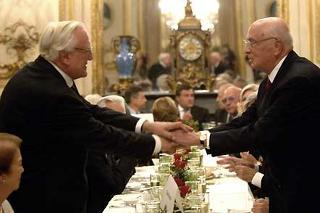Il Presidente Giorgio Napolitano con il Presidente del Senato francese Christian Poncelet al termine del pranzo