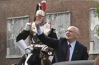 Il Presidente Giorgio Napolitano su via dei Fori Imperiali per assistere alla rassegna in occasione della Festa della Repubblica