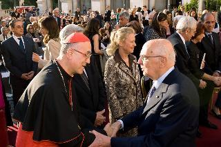 Il Presidente Giorgio Napolitano con S.Em.Rev. il Cardinale Tarcisio Bertone, poco prima del concerto eseguito in occasione del 140° anniversario di fondazione dell'Ospedale Pediatrico del Bambino Gesù