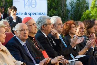 Il Presidente Giorgio Napolitano con a fianco S.Em.Rev. il Cardinale Tarcisio Bertone, durante il concerto eseguito in occasione del 140° anniversario di fondazione dell'Ospedale Pediatrico del Bambino Gesù
