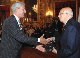 Il Presidente Giorgio Napolitano consegna il &quot;Premio dei Premi&quot; a Marco Tronchetti Provera, Presidente ed Amministratore Delegato di Pirelli Tyre S.p.A