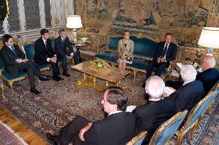 Il Presidente Giorgio Napolitano durante l'incontro con il Presidente dell'Autorità Garante della Concorrenza e del Mercato Antonio Catricalà ed i componenti l'Authority
